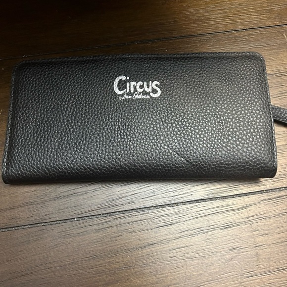 Circus by Sam Edelman wallet - Picture 1 of 3